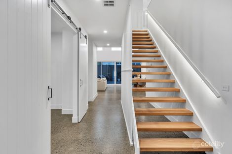 Property photo of 22 Bellinger Circuit Craigieburn VIC 3064