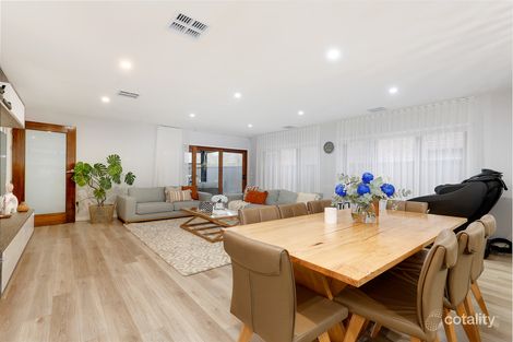Property photo of 14 Gallantry Avenue Craigieburn VIC 3064