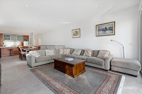 Property photo of 1/135-137 Ormond Esplanade Elwood VIC 3184