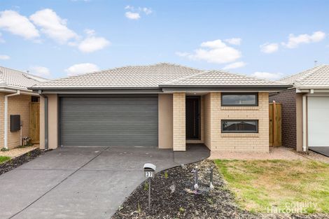37 Caversham Dr, Pakenham, VIC 3810