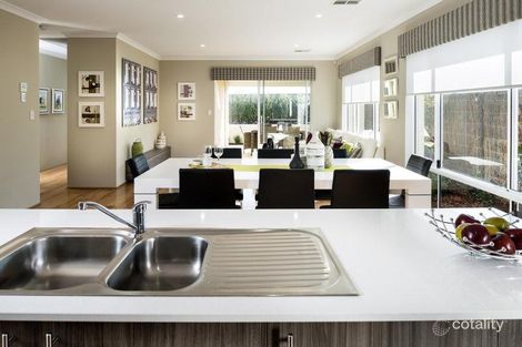 Property photo of 1 Sunridge Close Caversham WA 6055