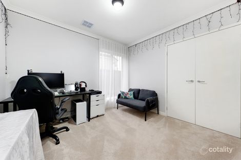 Property photo of 14 Gallantry Avenue Craigieburn VIC 3064