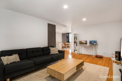 Property photo of 2/45 Clarence Road Indooroopilly QLD 4068