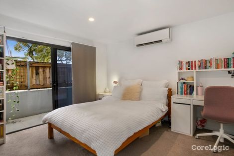 Property photo of 2/45 Clarence Road Indooroopilly QLD 4068