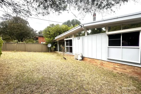 13 Sturt St, Campbelltown, NSW 2560