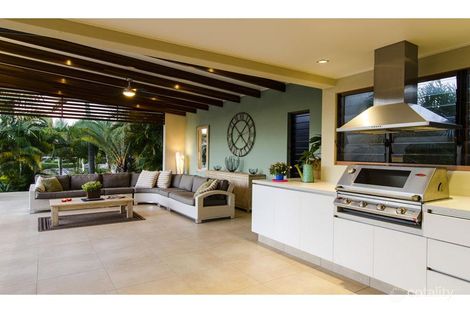 Property photo of 8 Donegal Crescent Bundall QLD 4217