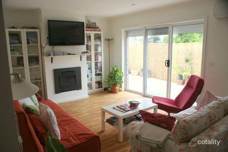 16 Stenocarpus Dr, Doveton, VIC 3177