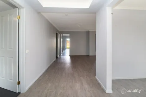 Property photo of 5 Banksia Court Lucknow VIC 3875