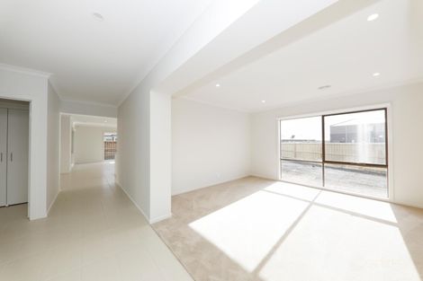 Property photo of 27 Dusty Drive Point Cook VIC 3030
