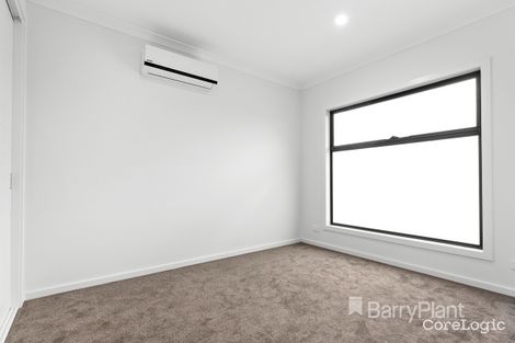 Property photo of 2/26 Bunker Avenue Kingsbury VIC 3083