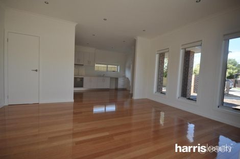 Property photo of 1/2 Warana Court Glenroy VIC 3046