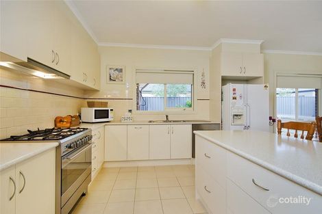 Property photo of 6 Glenmaggie Place Manor Lakes VIC 3024