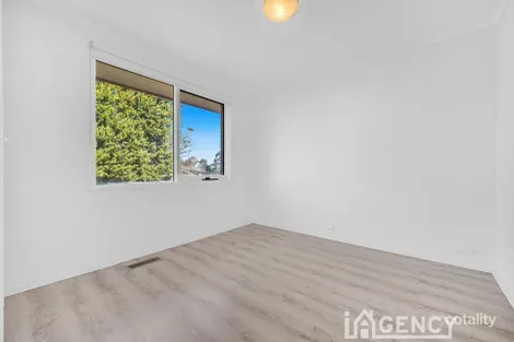Property photo of 11 Georgette Crescent Endeavour Hills VIC 3802