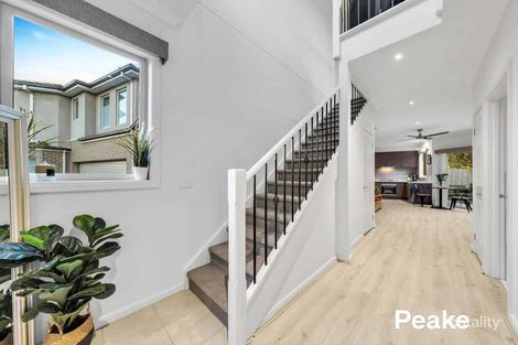 Property photo of 2/4 Daniher Close Berwick VIC 3806