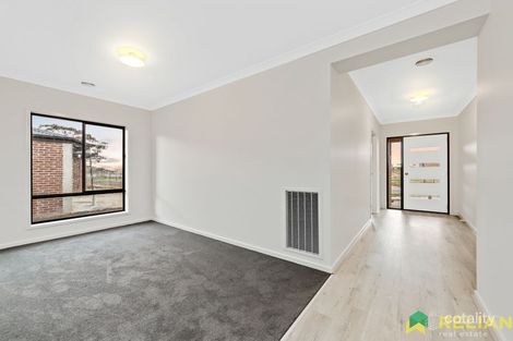 Property photo of 26 Oaky Crescent Cobblebank VIC 3338