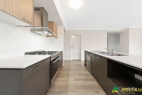 Property photo of 26 Oaky Crescent Cobblebank VIC 3338