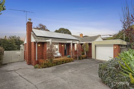 Property photo of 11 Ferndale Parade Highton VIC 3216