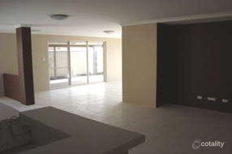 Property photo of 2 Versailles Parkway Aubin Grove WA 6164