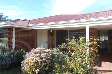 17 Berkeley Way, Orelia, WA 6167