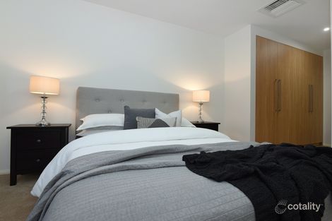 Property photo of 1/223A Mackenzie Street Centenary Heights QLD 4350