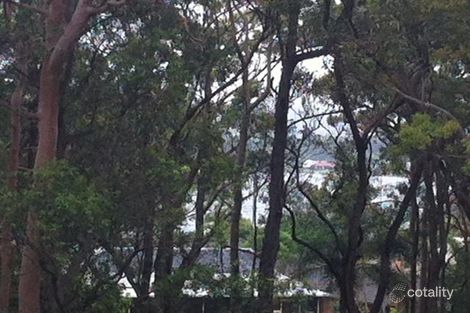 Property photo of 13 Koiyong Place Bolton Point NSW 2283