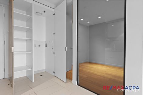 2304/33 Mackenzie St, Melbourne, VIC 3000