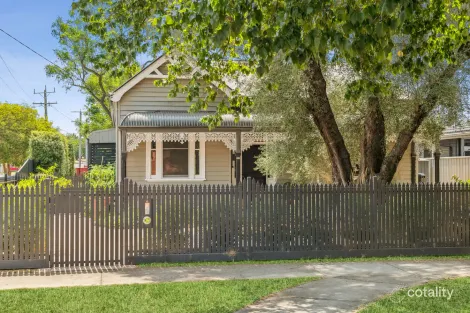 17 Weeroona Ave, North Bendigo, VIC 3550