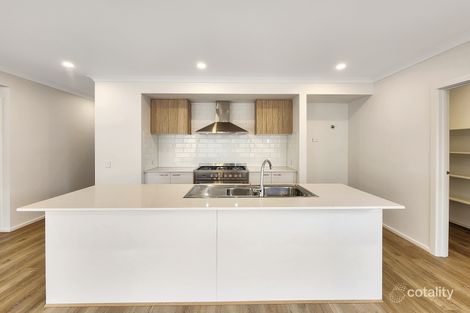 Property photo of 8 Kangaroo Way Armstrong Creek VIC 3217