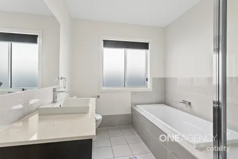 Property photo of 34 Bartlett Crescent Calderwood NSW 2527