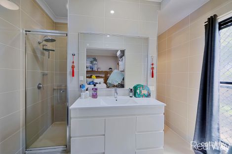 Property photo of 2 Villa Court Ashfield QLD 4670
