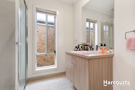 Property photo of 11 Sikes Road Clyde North VIC 3978