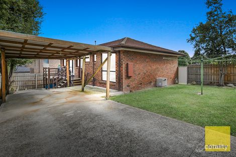 Property photo of 11 Embley Glade Endeavour Hills VIC 3802