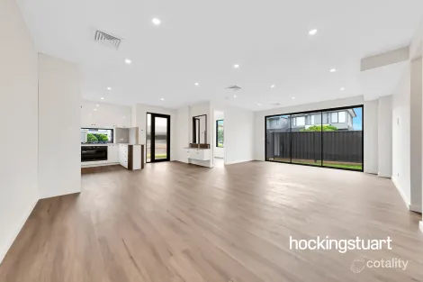 Property photo of 2/2 Observation Way Roxburgh Park VIC 3064