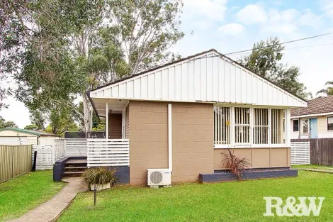 47 Marquesa Cres, Lethbridge Park, NSW 2770