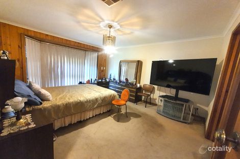 Property photo of 16 Cordelia Grove St Albans VIC 3021