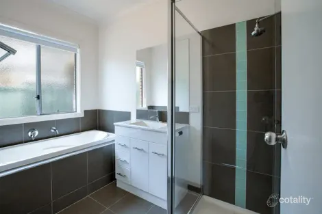 Property photo of 23 Inwood Crescent Wodonga VIC 3690