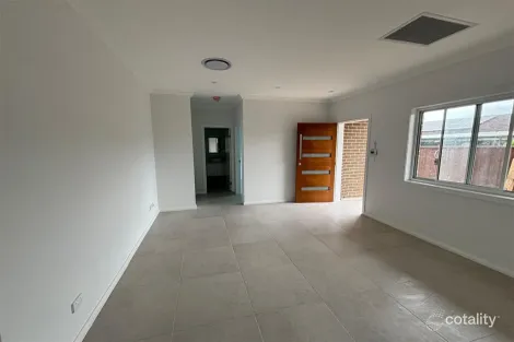 6a Adam Pl, Macquarie Fields, NSW 2564