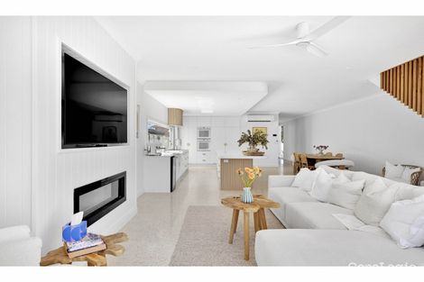 Property photo of 1 Carmel Court Broadbeach Waters QLD 4218