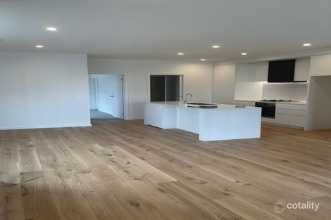 Property photo of 1 Auburn Walk Burwood East VIC 3151