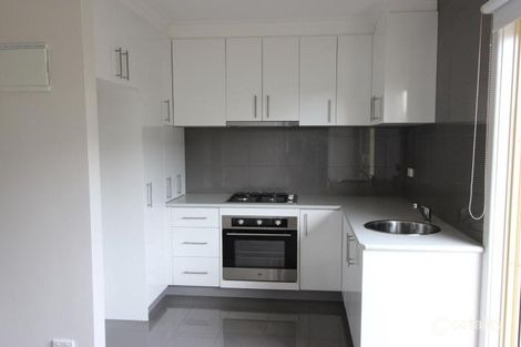 2/11 Karoomba Ave, Herne Hill, VIC 3218