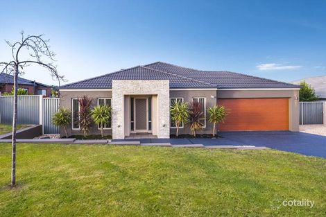 38 Shaw Dr, Romsey, VIC 3434
