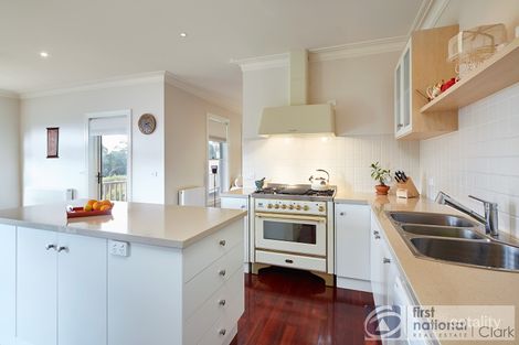 Property photo of 3 Canterbury Close Drouin VIC 3818