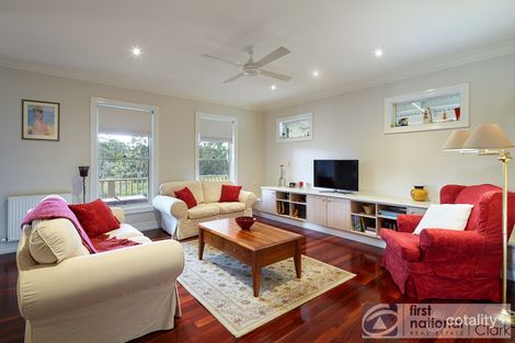 Property photo of 3 Canterbury Close Drouin VIC 3818