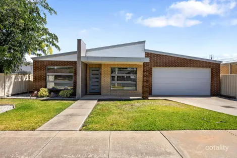 Property photo of 22 Eyre Street Echuca VIC 3564