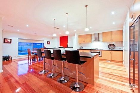 Property photo of 39 Lawson Way Caroline Springs VIC 3023