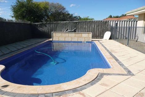 73 Rawlinson Dr, Marangaroo, WA 6064