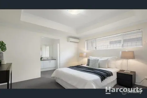 Property photo of 11 Tempranillo Rise Hocking WA 6065