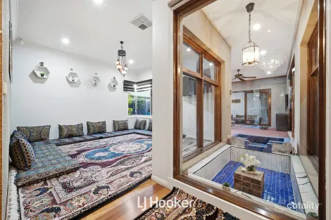 Property photo of 4 Nature Circuit Cranbourne North VIC 3977