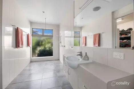 Property photo of 16 Paperbark Place Inverloch VIC 3996