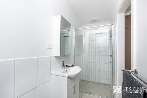 Property photo of 4 Earls Court Golden Square VIC 3555